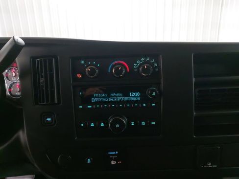 Used 2024 GMC Savana 2500 w/ Driver Convenience Package image 16