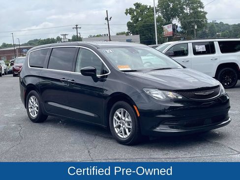 Certified 2023 Chrysler Voyager LX FWD image 2