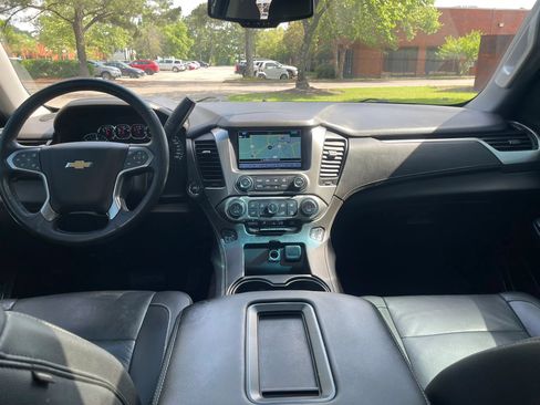 Used 2018 Chevrolet Tahoe LT w/ LT Signature Package RWD image 17