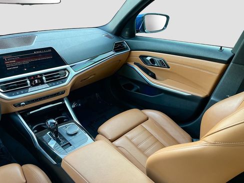 Used 2019 BMW 330i Sedan w/ M Sport Package RWD image 25