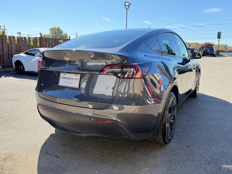 Used 2022 Tesla Model Y Long Range AWD/4WD image 6