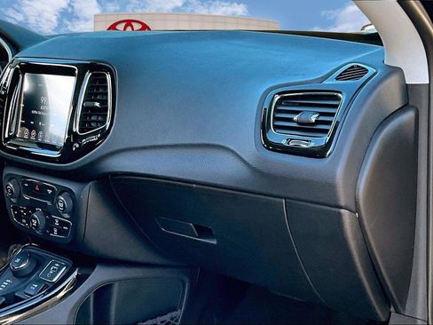 Used 2019 Jeep Compass Limited image 16