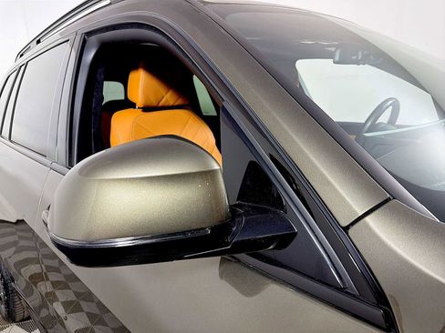 Certified 2024 BMW X7 xDrive40i w/ M Sport Package image 31