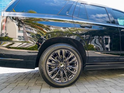 Used 2025 Cadillac Escalade Sport Platinum w/ LPO, ONYX Package image 31