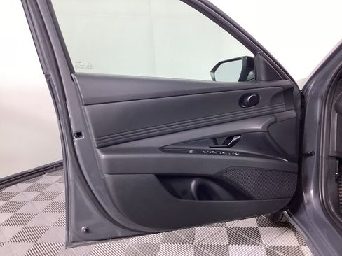 Certified 2025 Hyundai Elantra Sport image 26