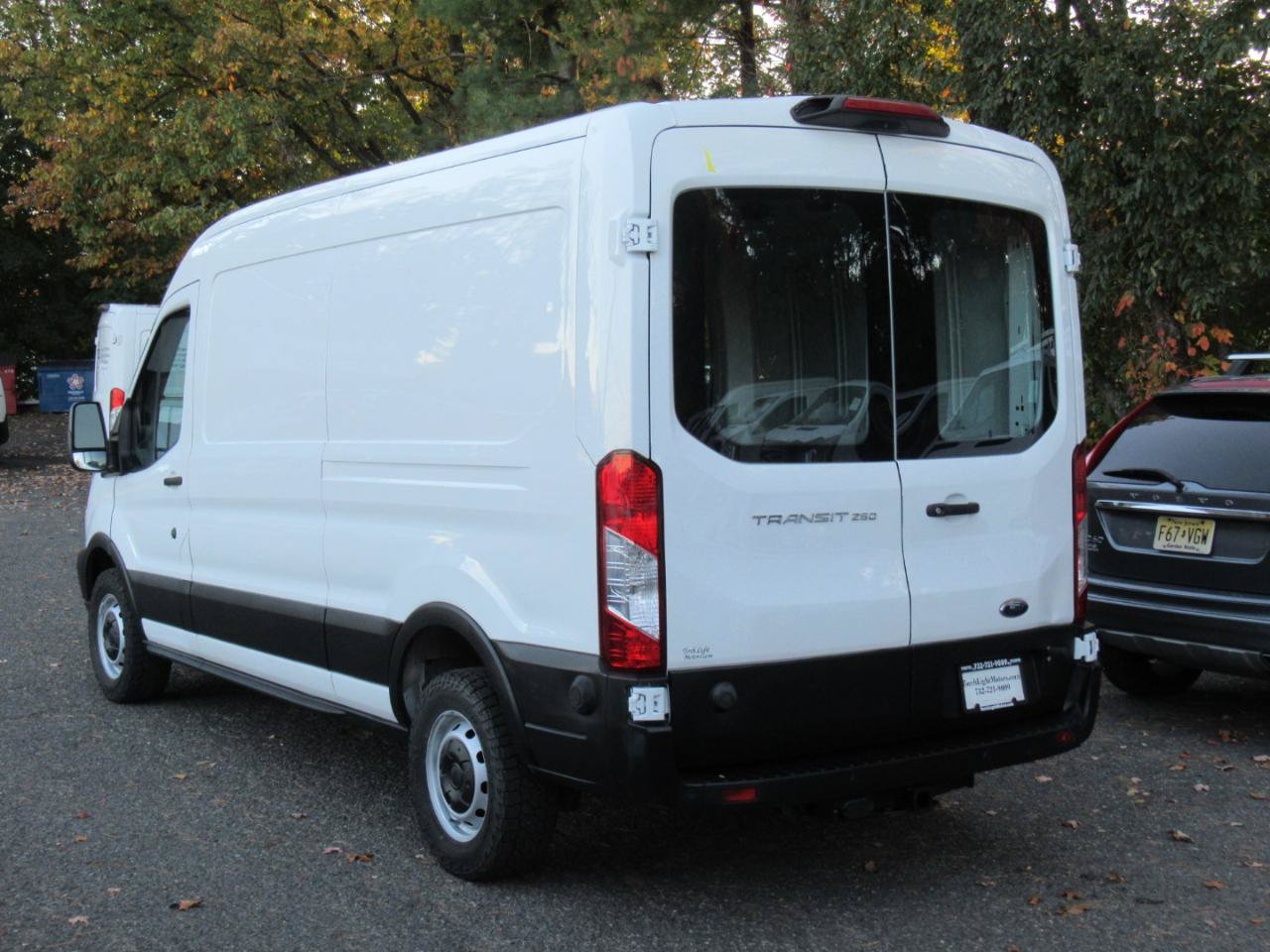 Used 2019 Ford Transit 250 148 Medium Roof RWD image 3