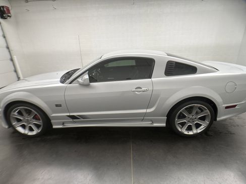Used 2006 Ford Mustang GT image 4