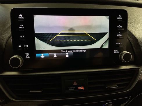 Used 2018 Honda Accord Sport image 2