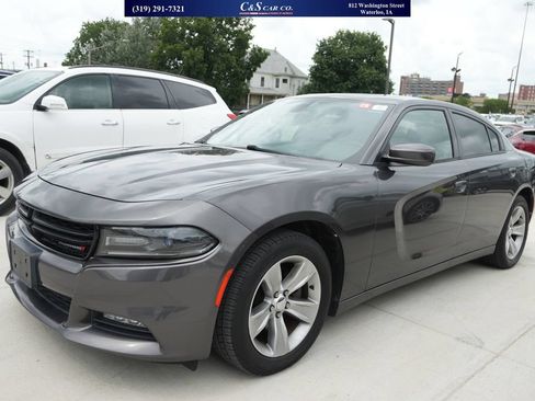 Used 2016 Dodge Charger SXT RWD image 1