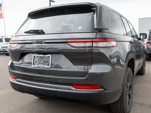 New 2026 Jeep Grand Cherokee Laredo image 5