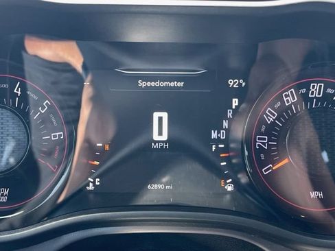 Used 2019 Dodge Challenger SXT w/ Blacktop Package RWD image 18