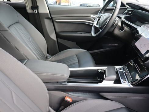 Used 2021 Audi e-tron Premium w/ Towing Package image 13