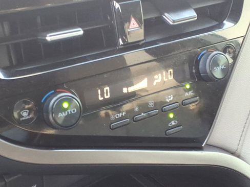 Certified 2023 Toyota Camry SE image 18