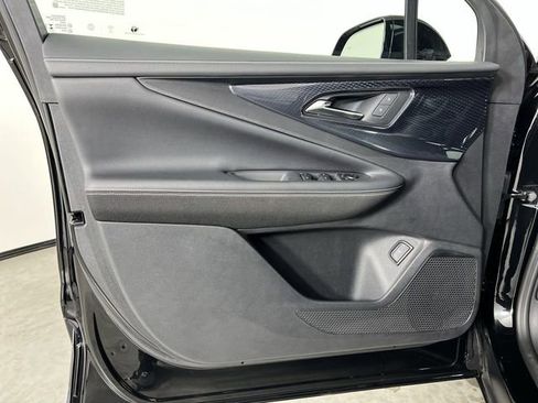 Used 2024 Chevrolet Blazer EV LT image 23