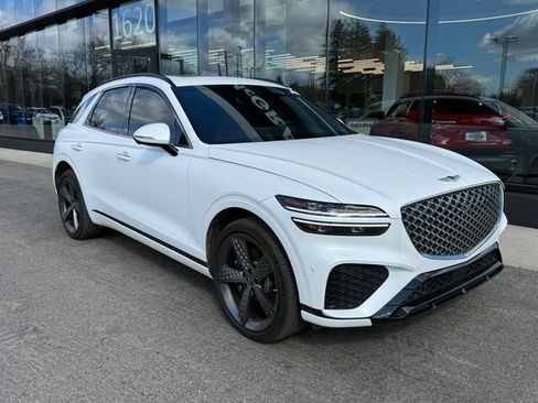 Used 2023 Genesis GV70 3.5T Sport w/ Sport Prestige Package image 4