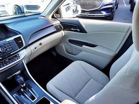 Used 2015 Honda Accord EX image 21