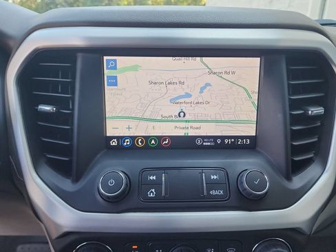 Used 2023 GMC Acadia SLT w/ Preferred Package FWD image 13
