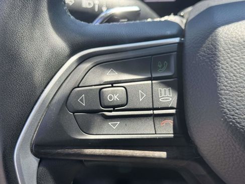 Used 2023 Jeep Grand Cherokee Limited w/ Luxury Tech Group II AWD/4WD image 20