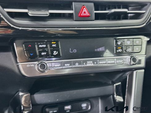 Used 2025 Kia Seltos S image 16