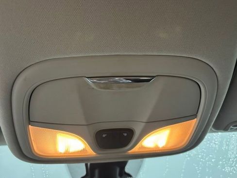 Used 2016 Chrysler 200 Limited image 25