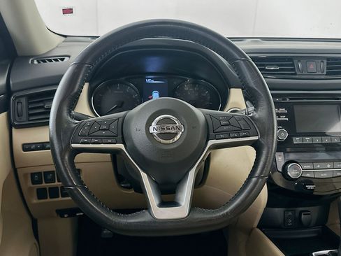 Used 2017 Nissan Rogue SV image 17