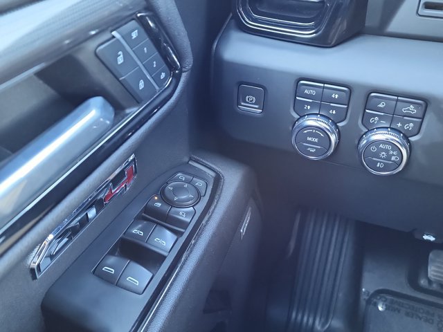 Used 2023 GMC Sierra 1500 AT4 w/ AT4 Premium Package AWD/4WD image 16