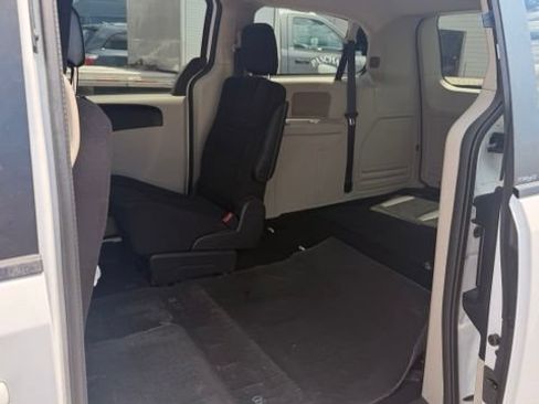 Used 2014 Dodge Grand Caravan SE w/ Quick Order Package 29E SE FWD image 9