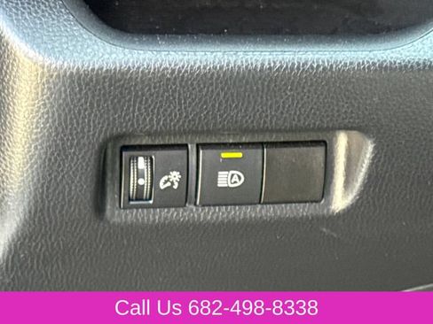 Used 2019 Toyota RAV4 LE FWD image 20