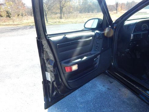 Used 1990 Ford Taurus SHO image 9