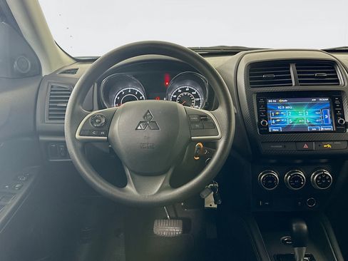 Used 2025 Mitsubishi Outlander Sport ES image 17