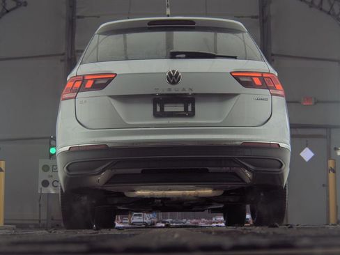 Used 2023 Volkswagen Tiguan SE image 8