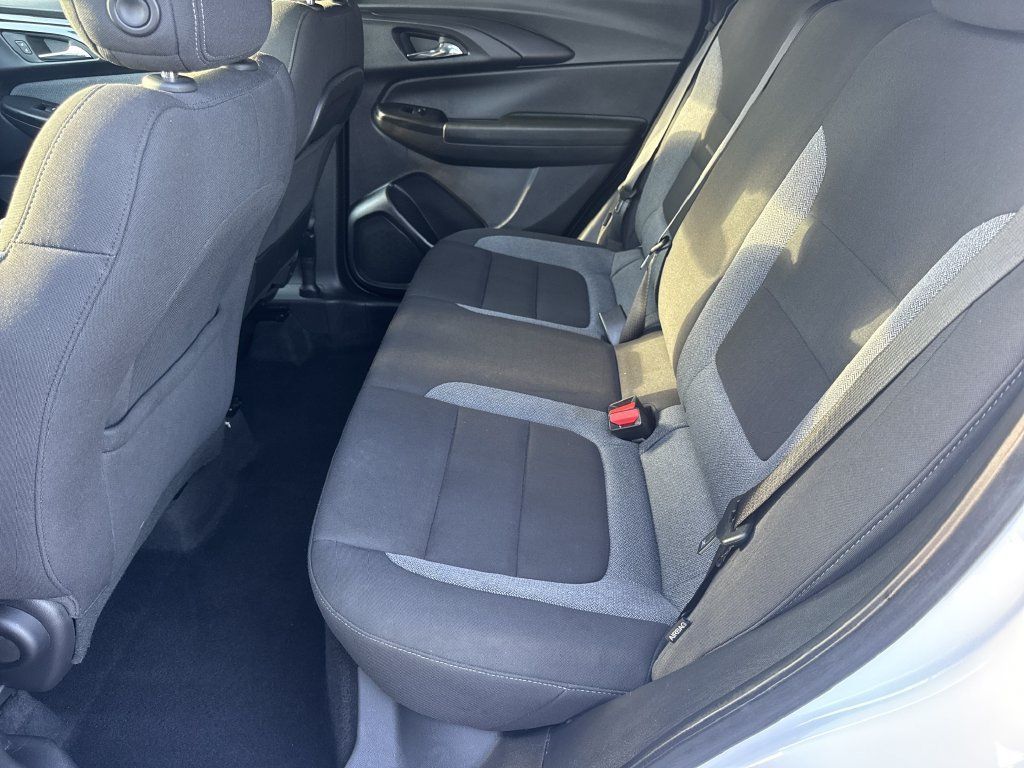 Used 2025 Chevrolet TrailBlazer LT FWD image 20