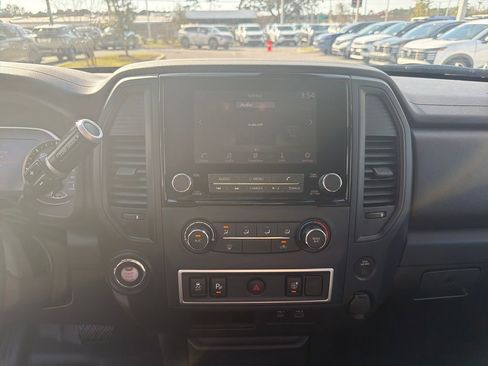 Used 2022 Nissan Titan S image 26