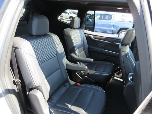 Certified 2024 GMC Acadia Denali w/ Super Cruise Package AWD/4WD image 26