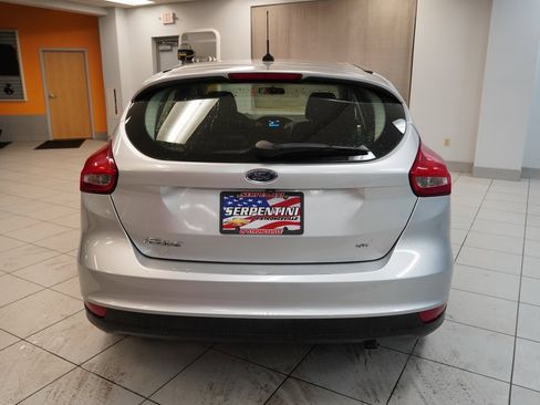 Used 2017 Ford Focus SE w/ SE Winter Package image 8