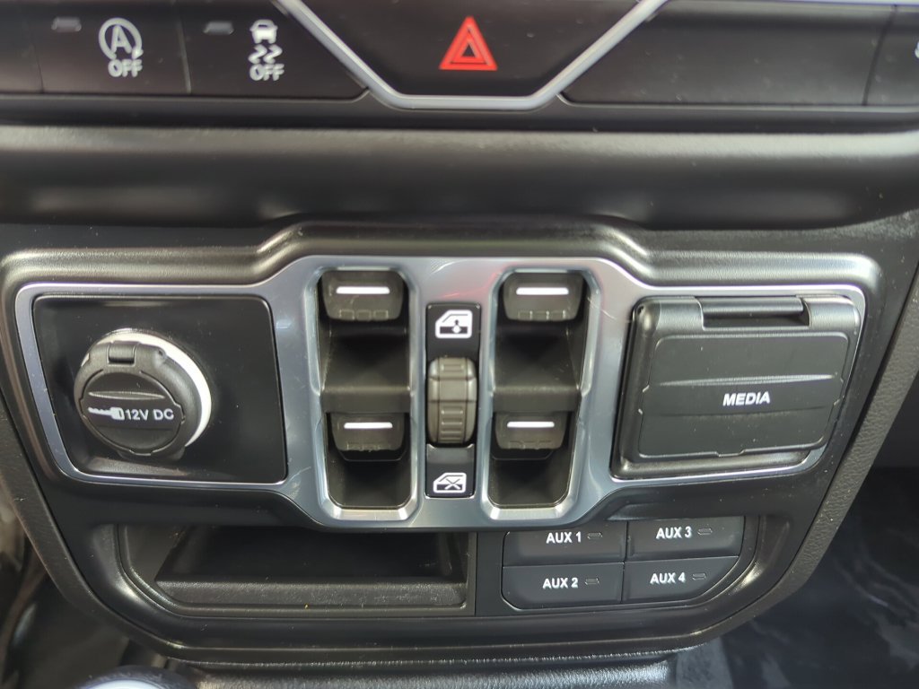 Used 2021 Jeep Gladiator Sport AWD/4WD image 22