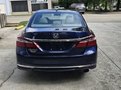 Used 2017 Honda Accord EX-L image 4