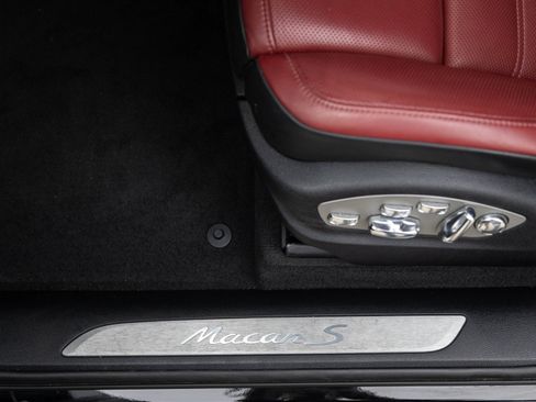 Used 2022 Porsche Macan S image 21