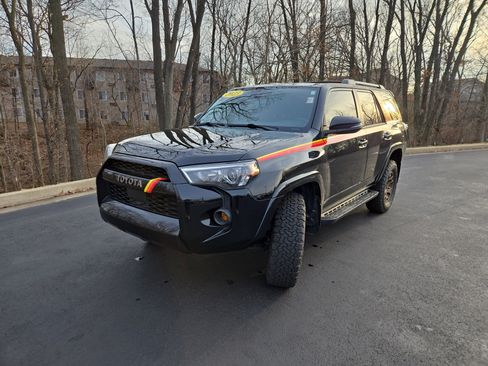 Used 2023 Toyota 4Runner 40th Anniversary SE image 4