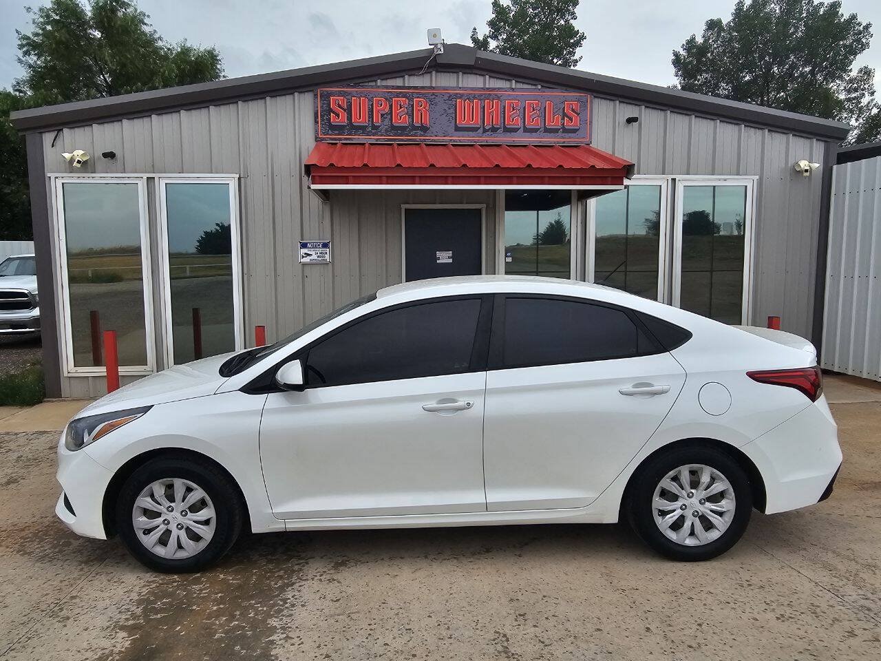 Used 2019 Hyundai Accent SE FWD image 3