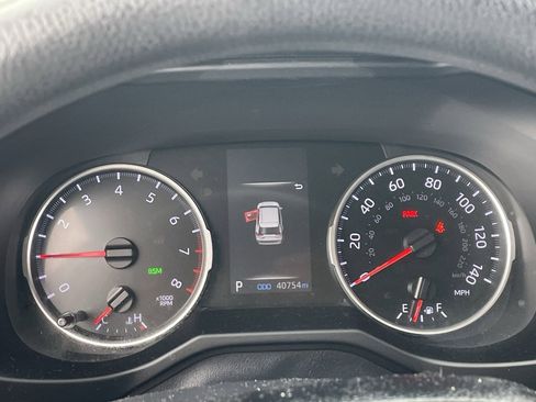 Used 2021 Toyota RAV4 XLE image 7