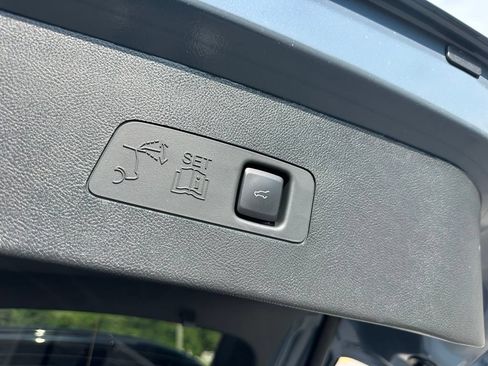 Used 2025 Lincoln Corsair Reserve FWD image 41