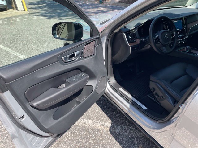 Certified 2023 Volvo XC60 B5 Plus w/ Climate Package AWD/4WD image 11
