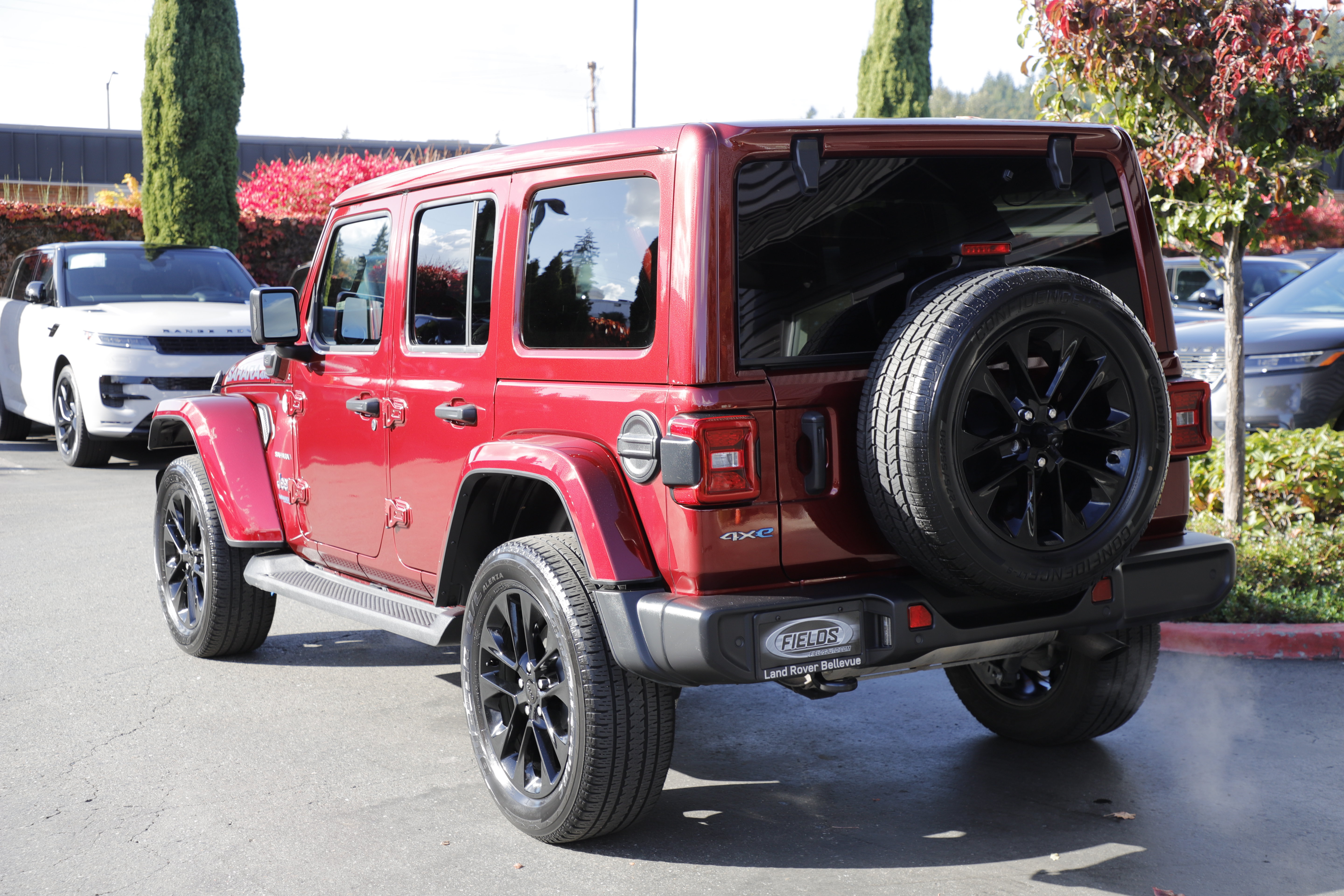 Used 2021 Jeep Wrangler Unlimited Sahara w/ Cold Weather Group AWD/4WD image 4
