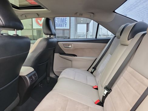 Used 2015 Toyota Camry XSE w/ Moonroof Package image 11