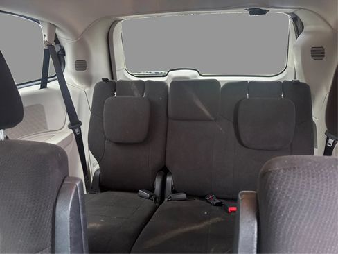 Used 2012 Dodge Grand Caravan SXT w/ UConnect Hands-Free Group FWD image 30