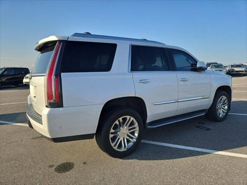 Used 2018 Cadillac Escalade 2WD image 7