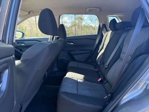 Used 2024 Nissan Rogue SV image 6