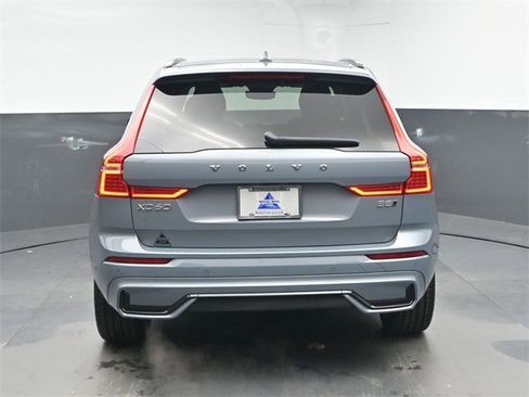 Used 2023 Volvo XC60 B5 Ultimate w/ Climate Package image 7
