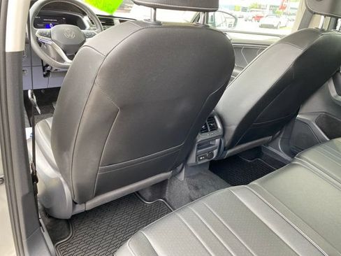 Used 2023 Volkswagen Tiguan SE w/ Panoramic Sunroof Package AWD/4WD image 31